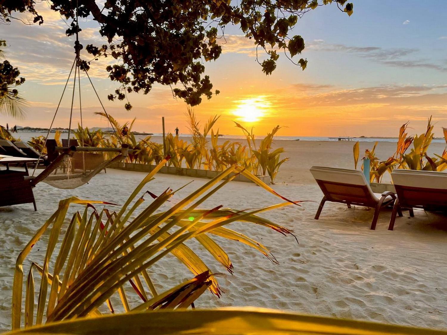 Wind Breeze Sunset View Inn Guraidhoo  Bagian luar foto