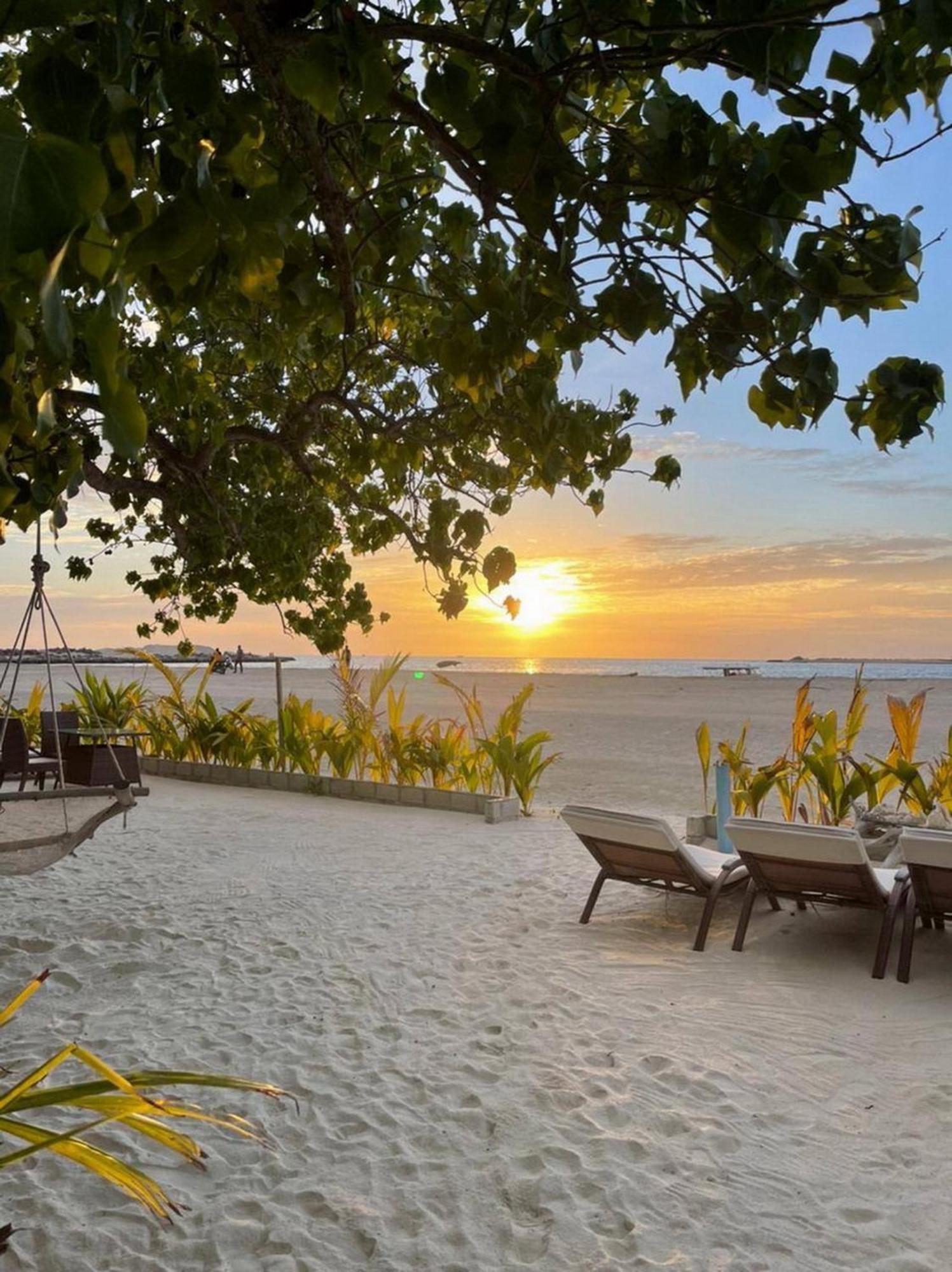 Wind Breeze Sunset View Inn Guraidhoo  Bagian luar foto